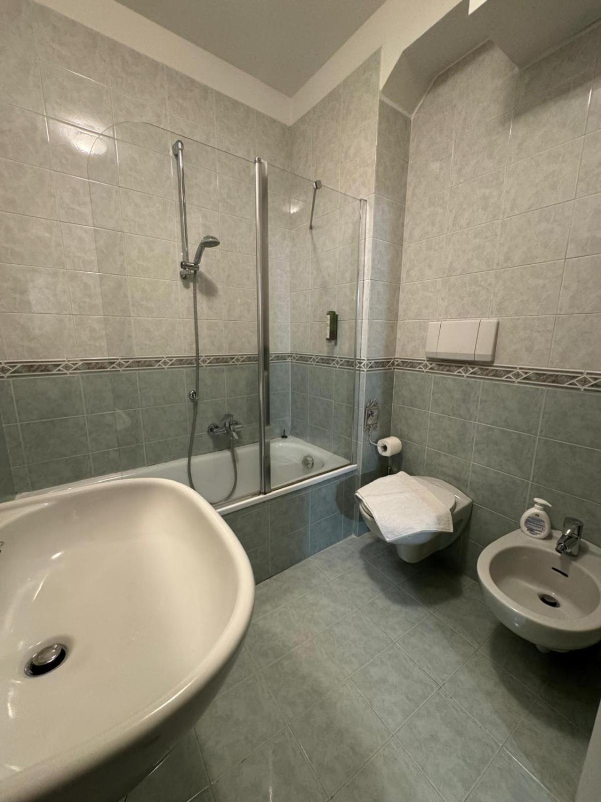 Duomo Nest Entire Apartment Trento Bagian luar foto